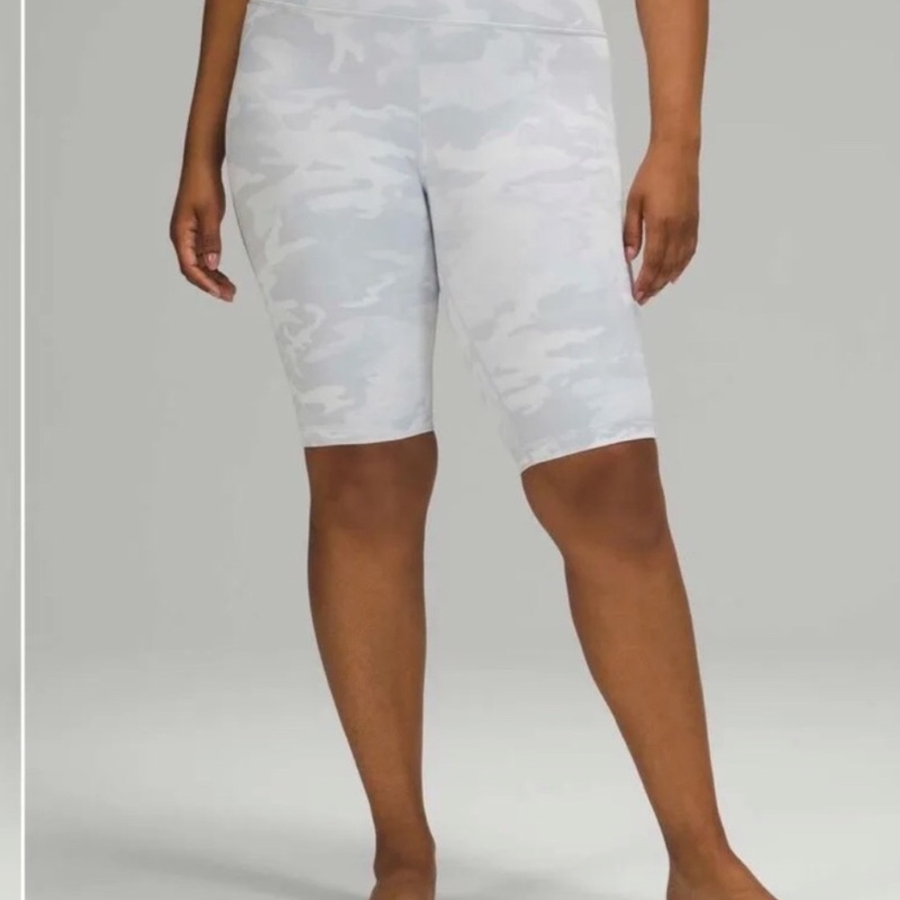 lululemon Wunder Under 10” Ribbed Short in Incognito Camo Jacquard Alpine sz 2